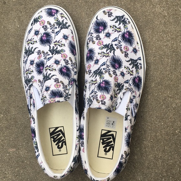 NEW VANS SNEAKERS - Picture 4 of 12